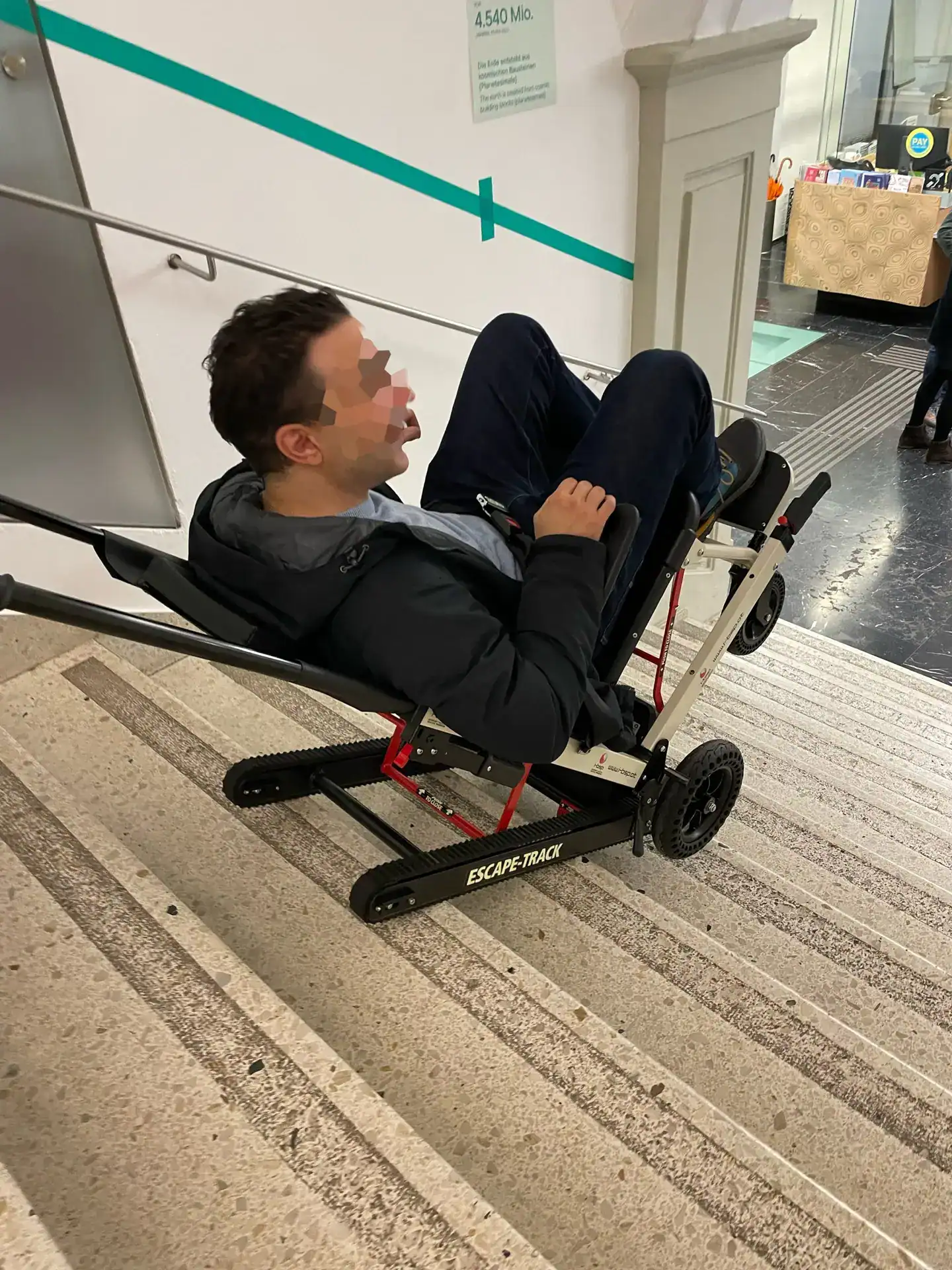 Schulung Rettungs- und Evakuierungsstuhl – Bild 4