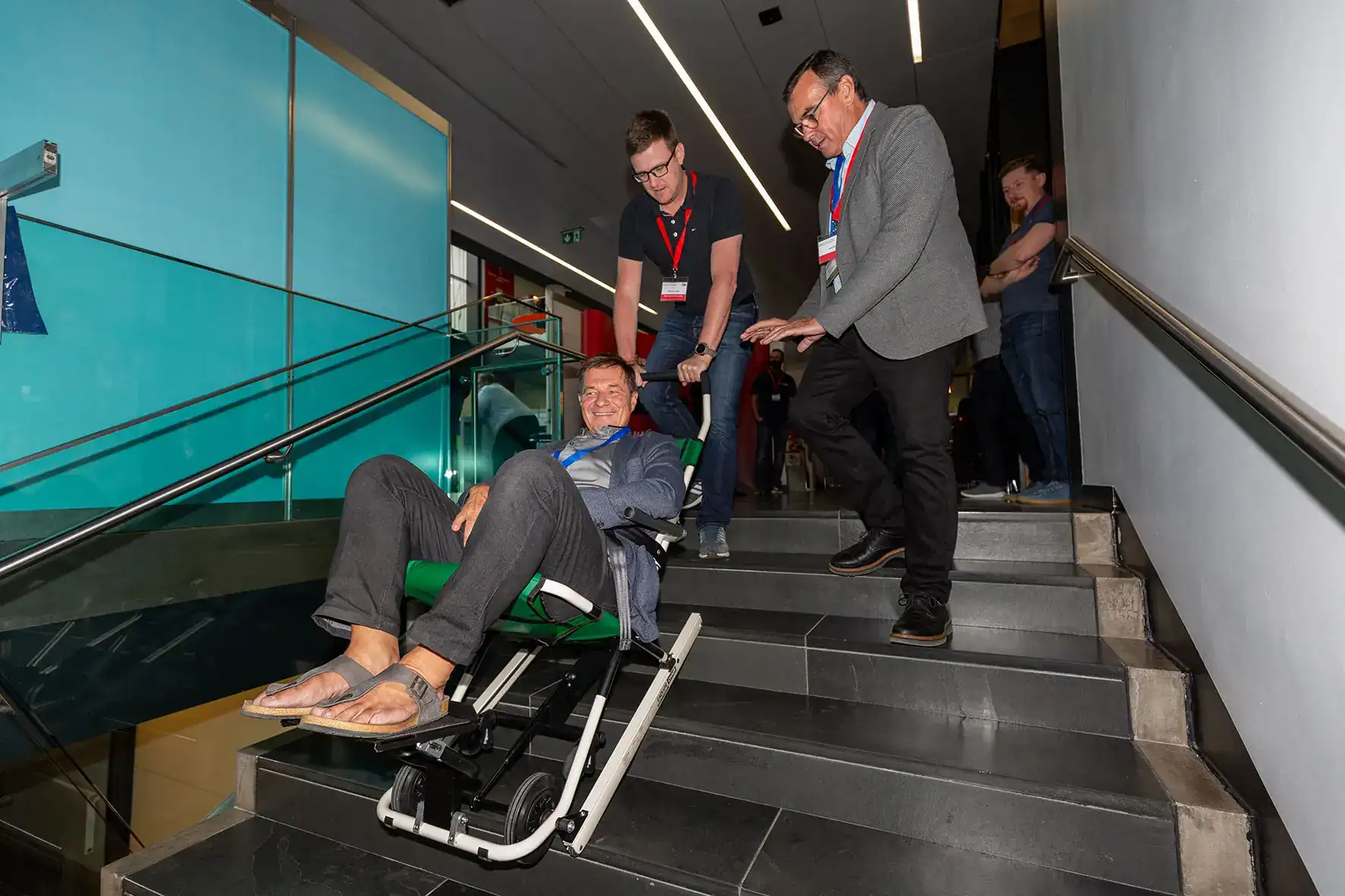 Innovative-usability-mobility-technology-people-urban-concept.png.