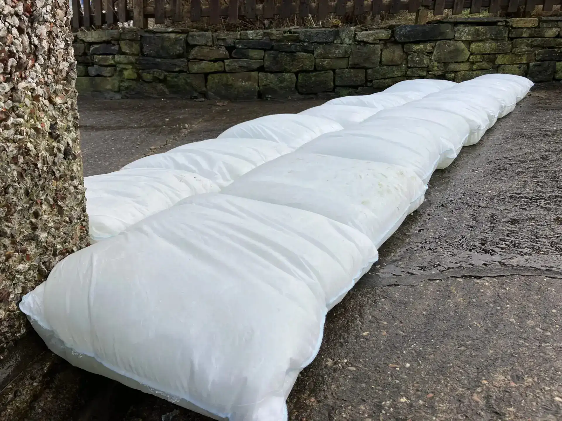 Schnee-Matten im Außenbereich.